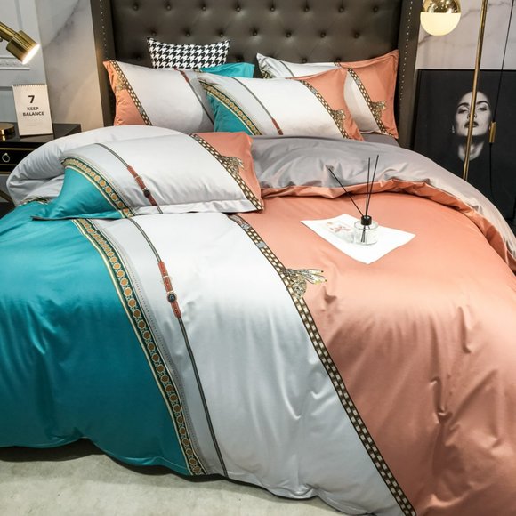 Luxury Brushed Cotton Bedding Set of Four - Picture 4 of 15